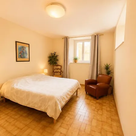 Appartamento Oasis Secrète à - Prestigieuse Historique Jardin Ombragé Centre Et Plages à Pied